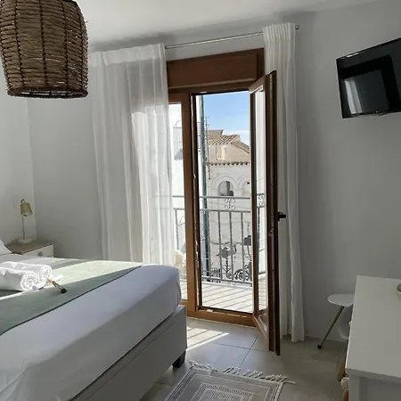 Olive & Ivy Oda ve Kahvaltı 4*